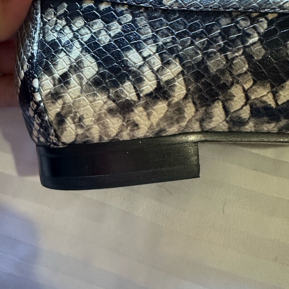 Marc Fisher snake skin pattern flats - Picture 6 of 7